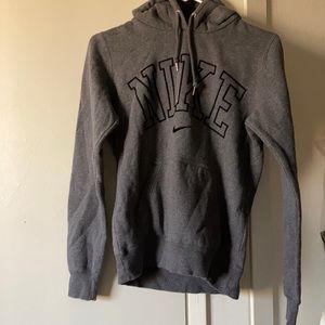 Nike sweater (women’s fit)